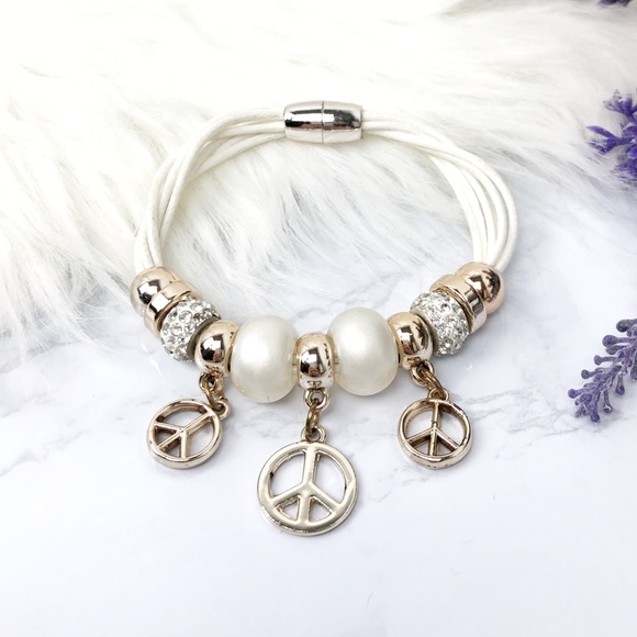 Jewelry - ☮️ Charm Bracelet